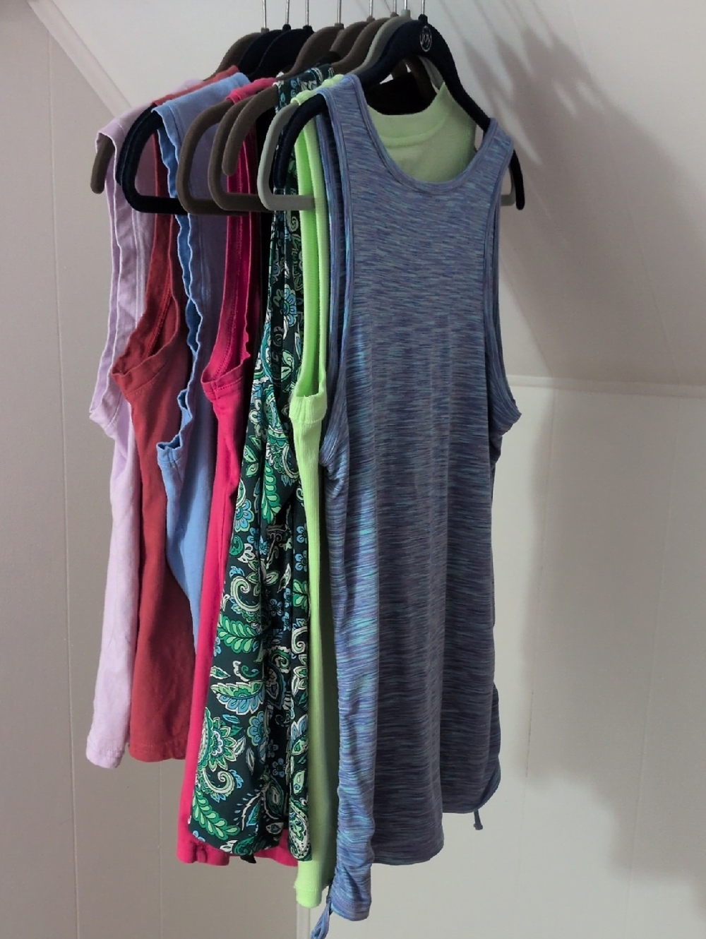 Lot of Women's Sleeveless Tops in Blue, Green, Pink. 8 Sleeveless Tops.